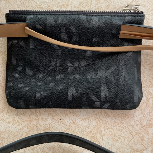 NWT Michael Kors Belt Bag Adjustable Strap Black Size L - Picture 9 of 9